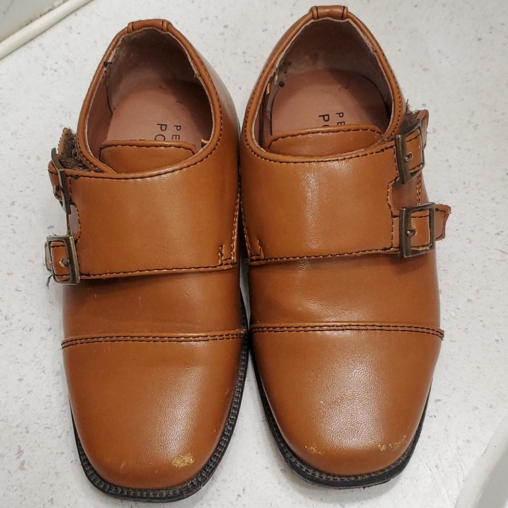 Dress shoes